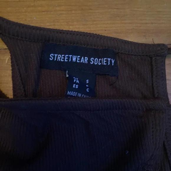 Brown Ribbed Crop Top - Picture 3 of 4